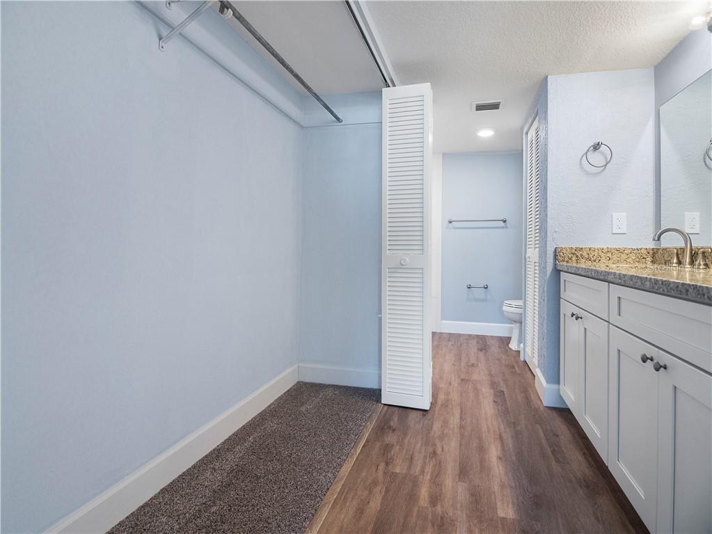 Building Photo - 450 Treasure Island Cswy