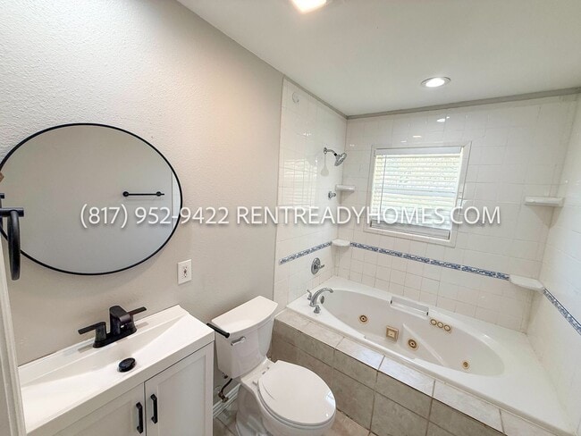 Building Photo - 913 Harrison Dr