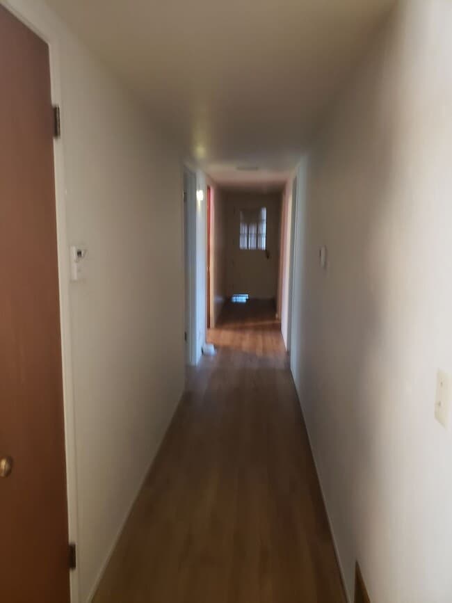 Building Photo - Three bedroom Home Close to the Hospital in Eureka
