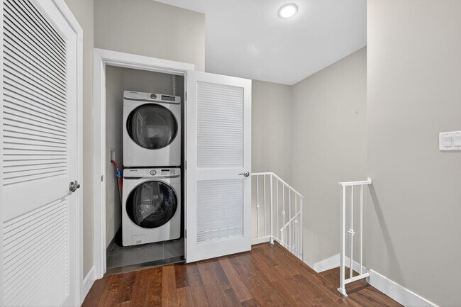 Building Photo - 1432 46th St