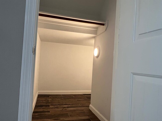 Building Photo - 3821 Armand Dr