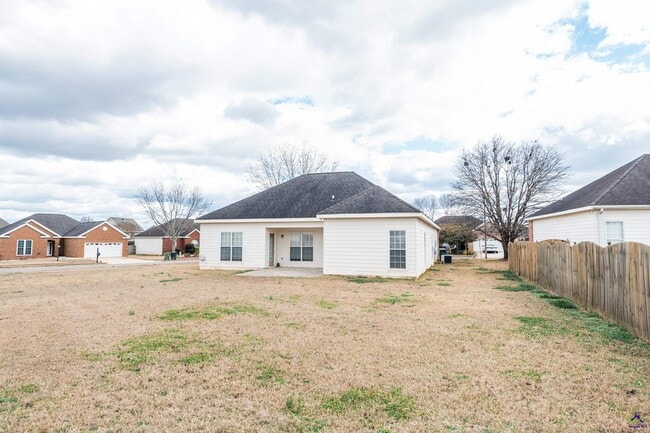 Building Photo - 100 Oldfield Ct
