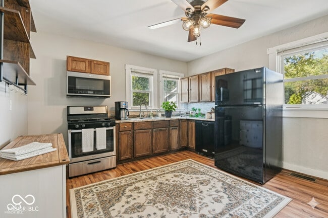 Building Photo - 1920 E 67th St