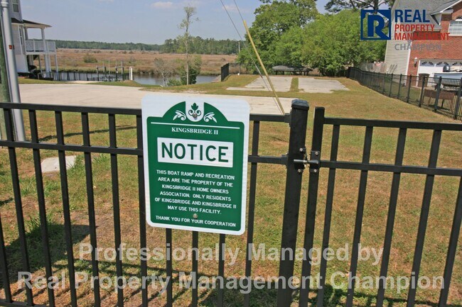 Building Photo - Spacious 3 BD/2.5 BA + Bonus Room | Community Boat Ramp & Dock Access