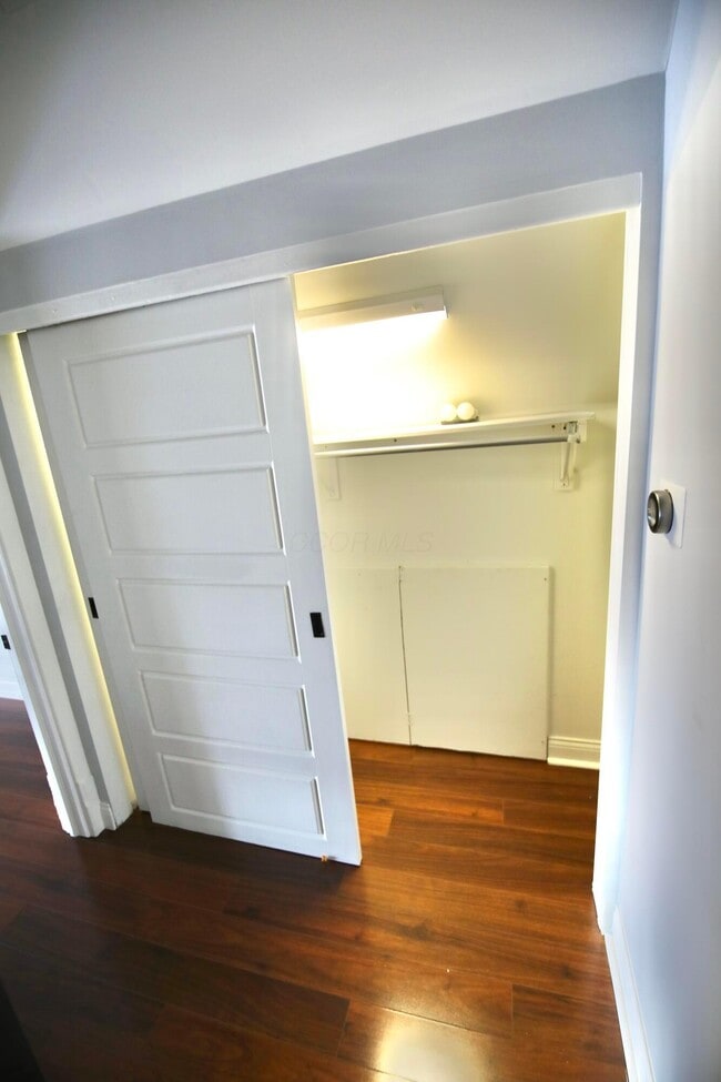 Building Photo - 310 E Beck St