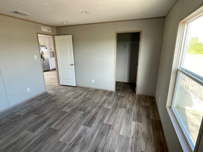 Building Photo - 15807 Co Rd 672