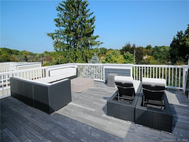 Building Photo - 1 Home Pl