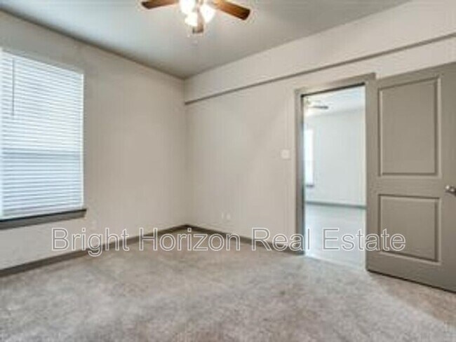 Building Photo - 10612 Tube Dr