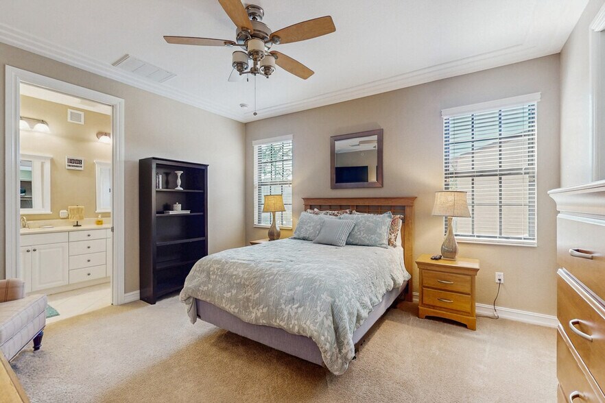 Building Photo - 9115 Capistrano St S