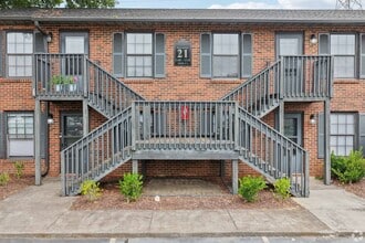 Building Photo - 480 Springbrook Dr