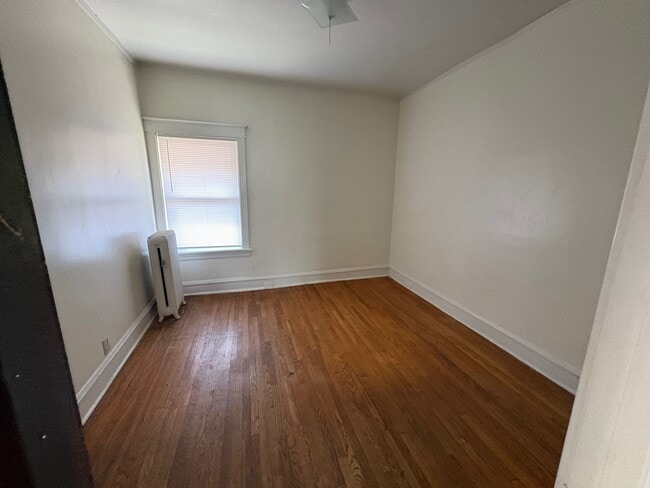 Building Photo - 112 S Taylor Ave