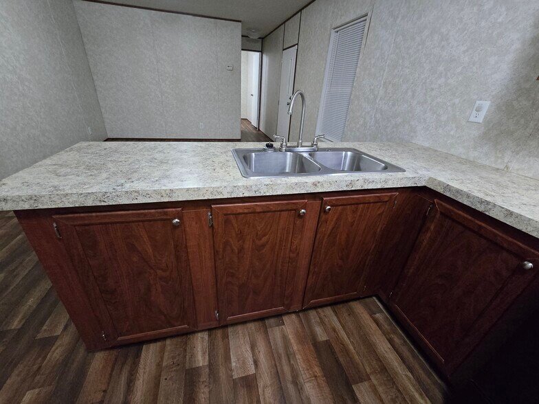 Building Photo - 1431 W 22nd St