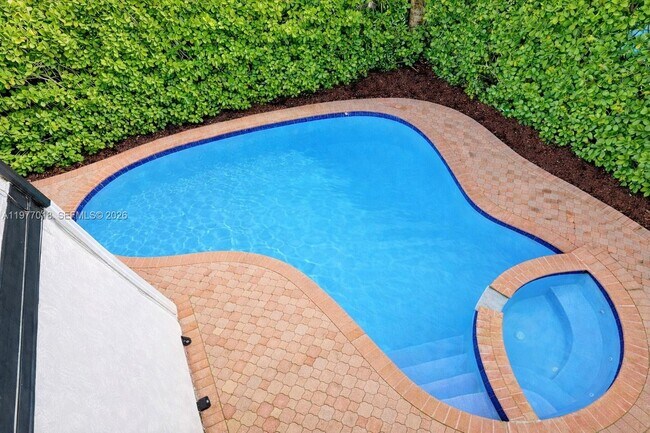 Building Photo - 1844 NE 26th Ave