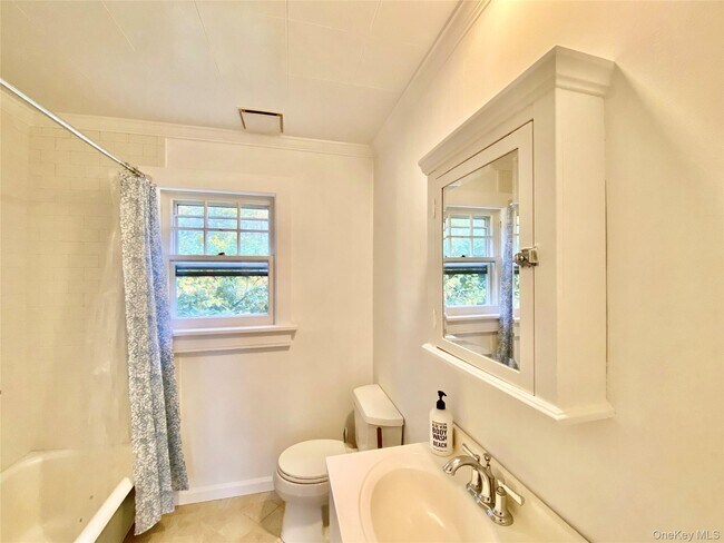 Building Photo - 2835 Harbor Ln