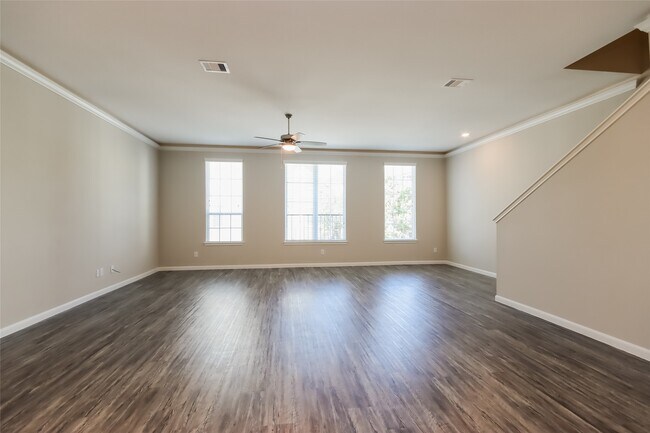 Building Photo - 4618 Regent Manor Dr