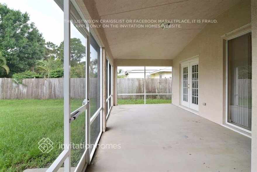 Building Photo - 668 SE Damask Ave