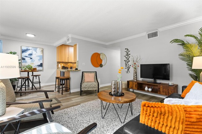 Building Photo - 1125 NE 16th Pl