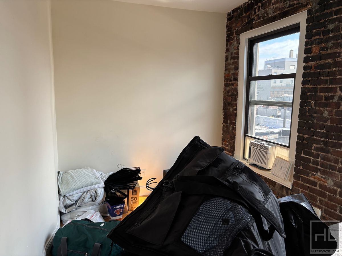 Building Photo - East 12th Street