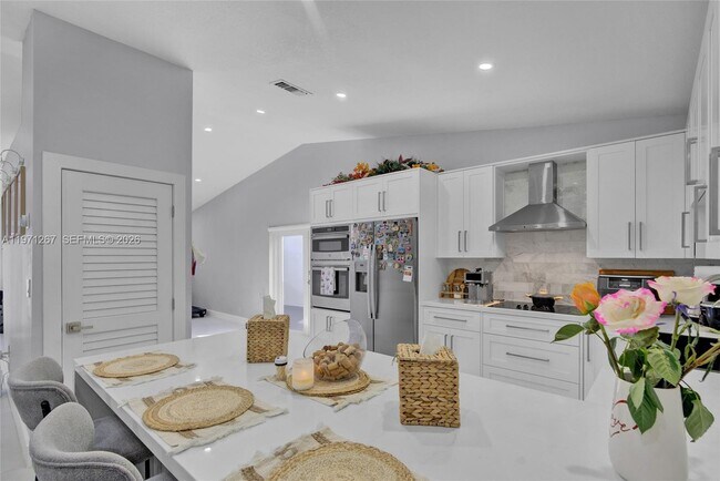 Building Photo - 15962 SW 138th Ct