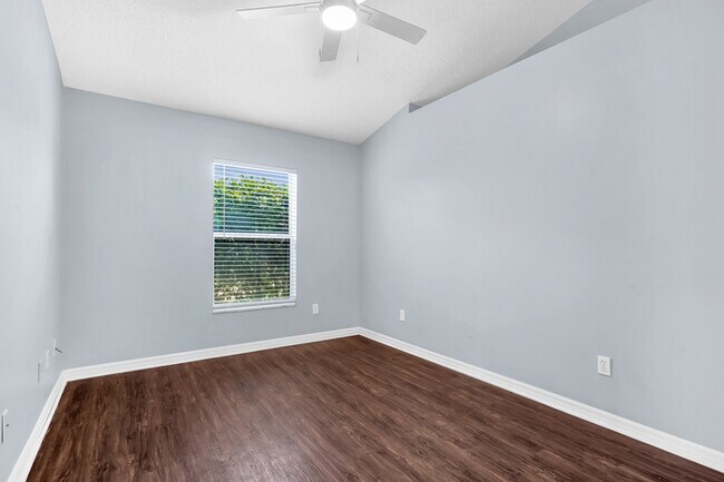 Building Photo - 2340 Commodores Club Blvd