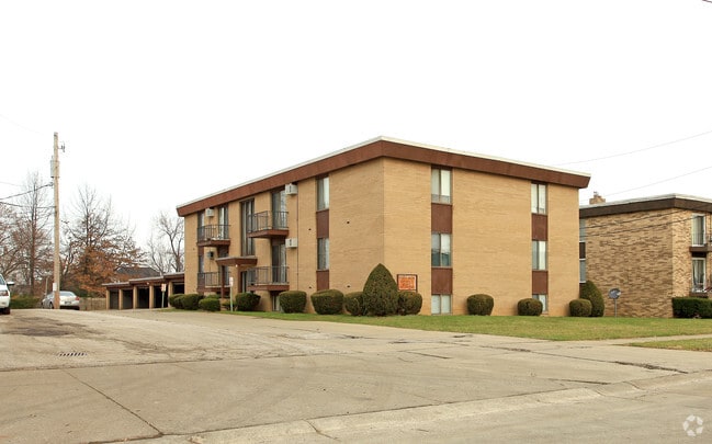 Primary Photo - Maple Park Apartments