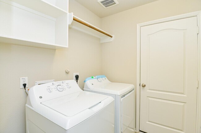 Building Photo - 8807 Trenton Landing Ln