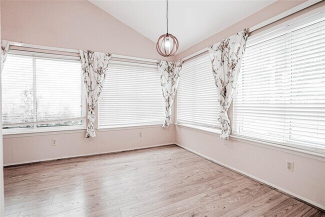 Building Photo - 11103 W Brompton Dr