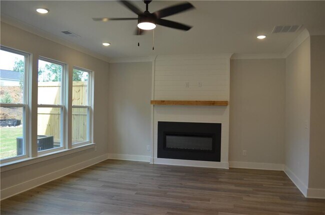 Building Photo - 28 Trace Blf