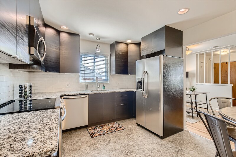 Building Photo - 909 Ogden Cir