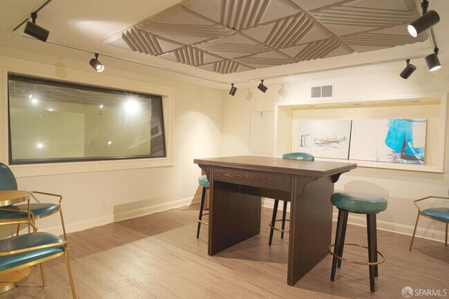 Building Photo - 2505 Divisadero St