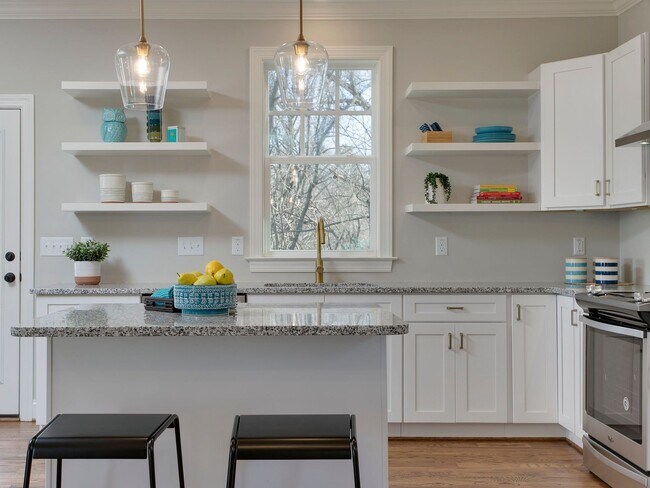 Building Photo - Available Now! Gorgeous 3 bedroom home close to downtown Durham!