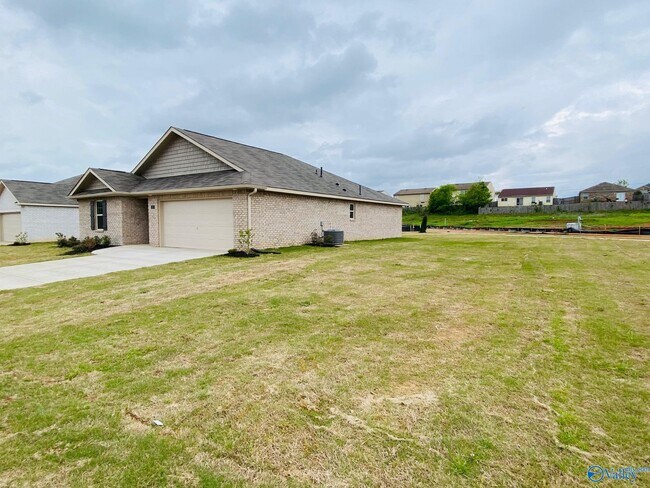 Building Photo - 155 Murphy Ln