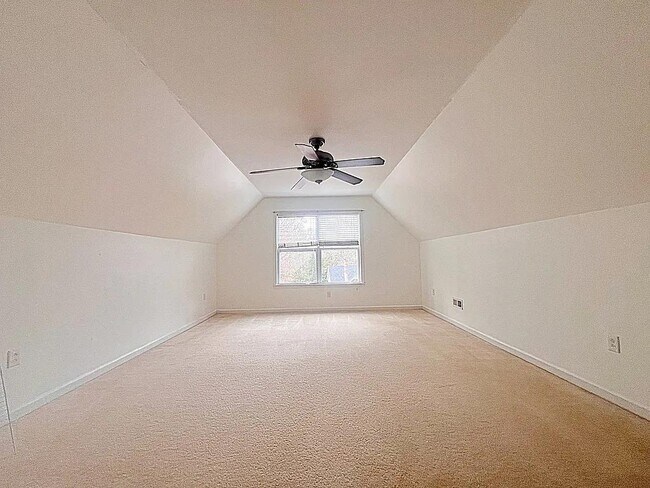 Building Photo - 206 Beauclair Dr