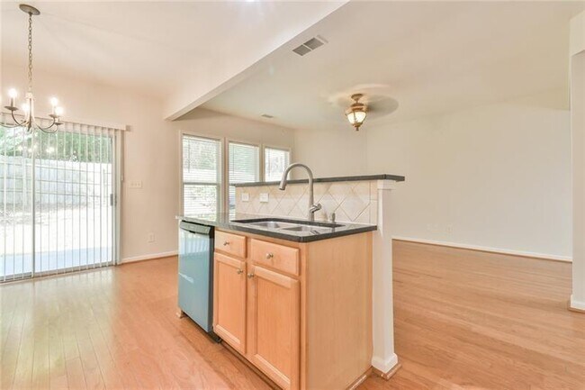 Building Photo - 2694 Winslow Ridge Dr NE