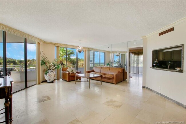 Building Photo - 9950 S Ocean Dr