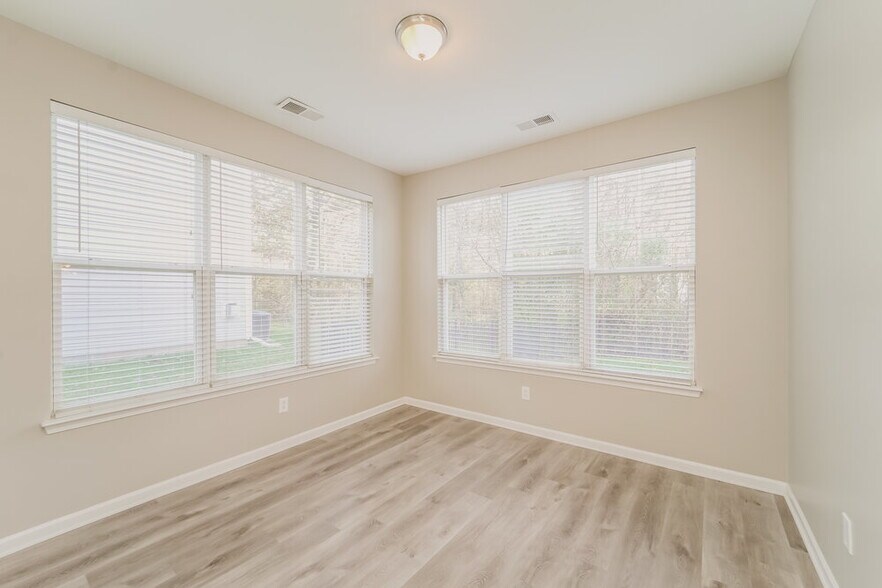 Building Photo - 331 Mountain Quail Dr