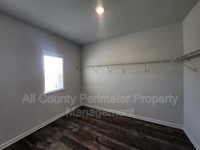 Building Photo - 3328 Fall Branch Ln