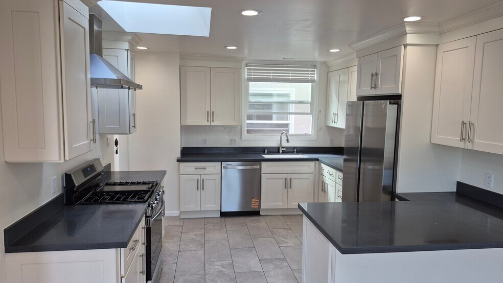Kitchen - 63 Riverton Dr