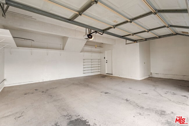 Building Photo - 1648 Palisades Dr