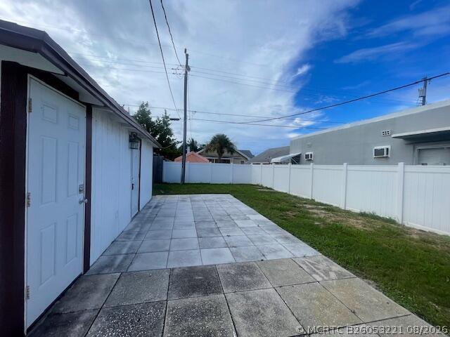 Building Photo - 613 54th St