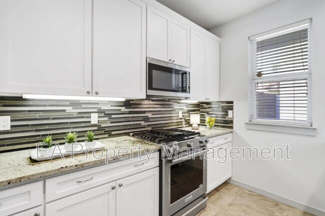 Building Photo - 1419 Coal Ave SW