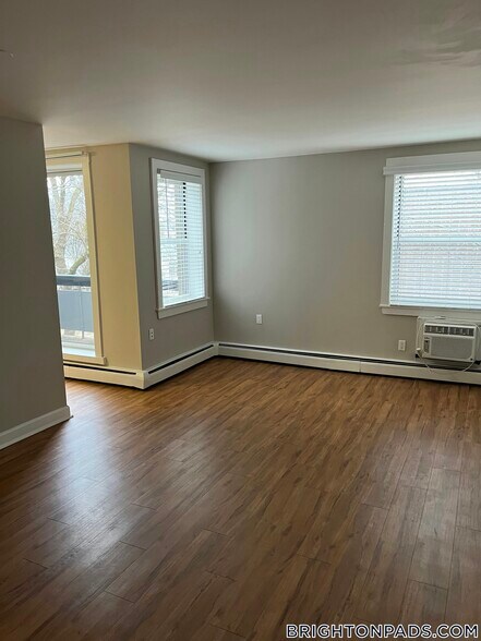 Building Photo - 1 Bronsdon St