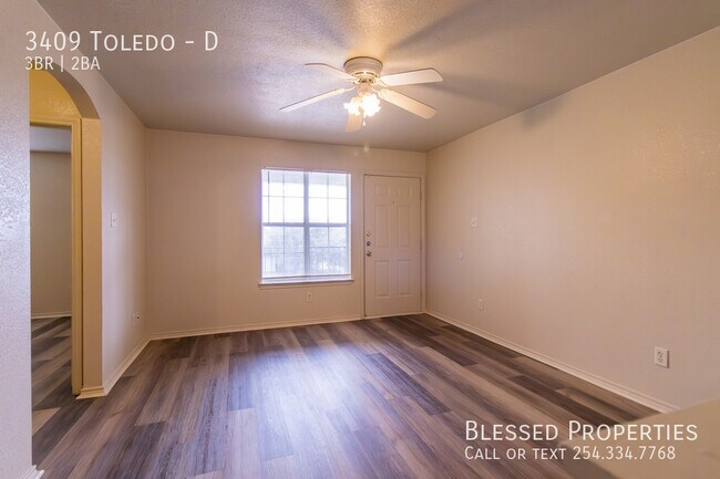 Building Photo - 3409 Toledo-D