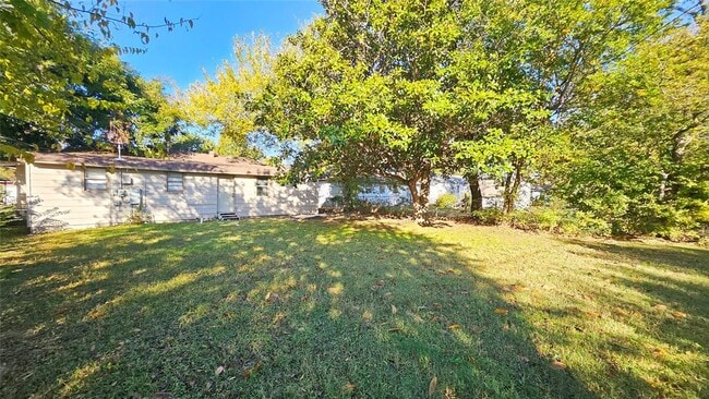 Building Photo - 4304 N Libby Ave