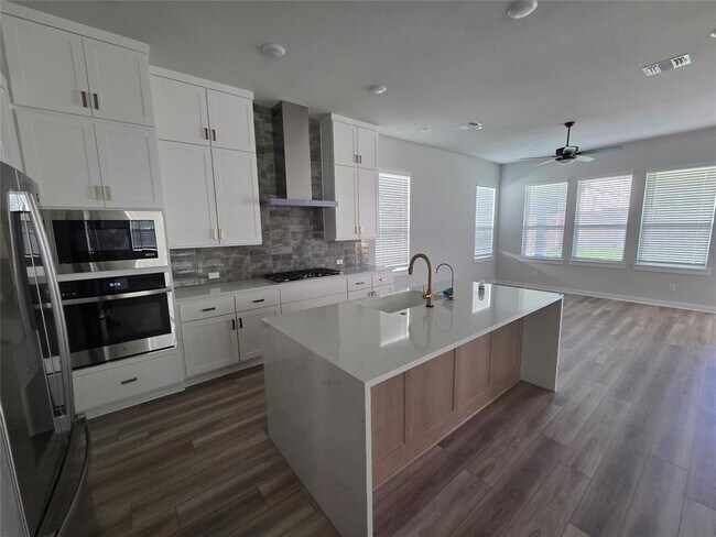 Building Photo - 332 Marisol Bnd