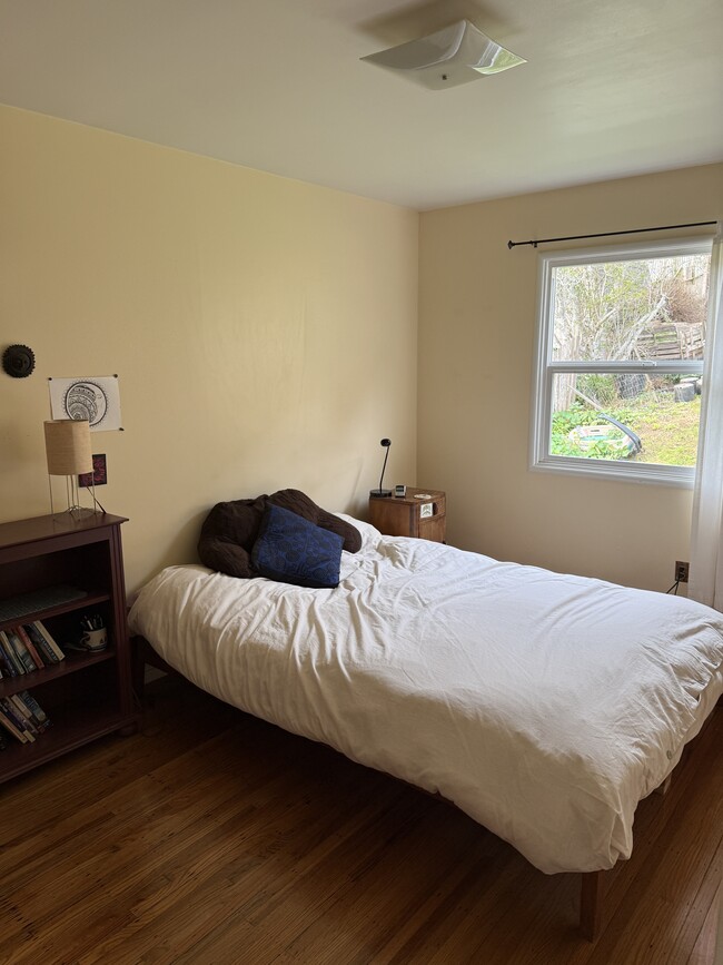 Building Photo - 2112 Buttermilk Ln