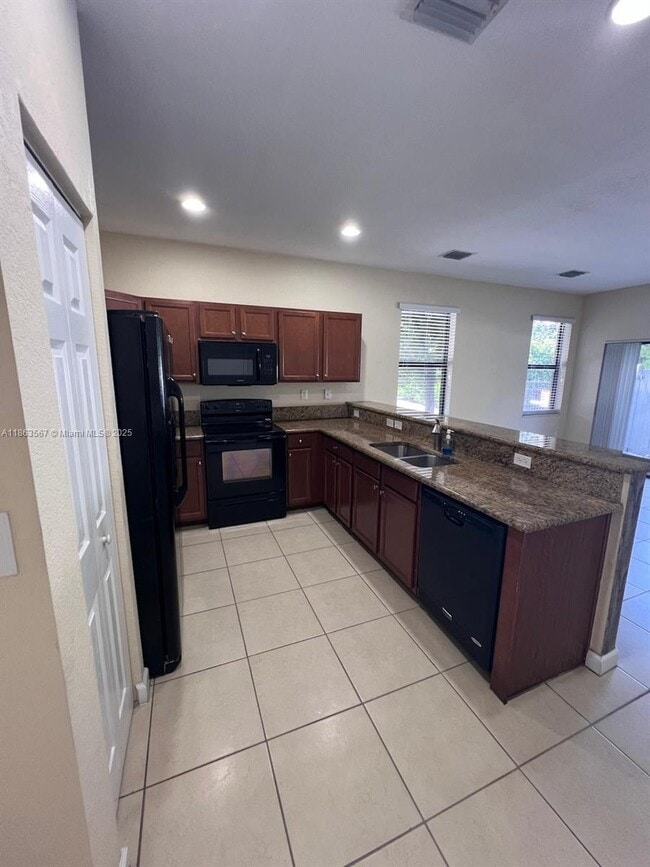 Building Photo - 8852 W 35th Way