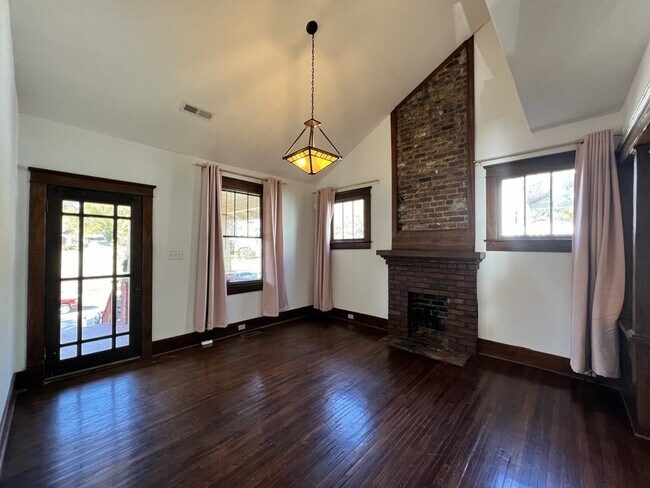 Building Photo - 2428 Jefferson Ave