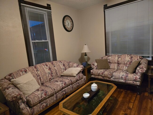 Building Photo - 2107 Windsor Ave