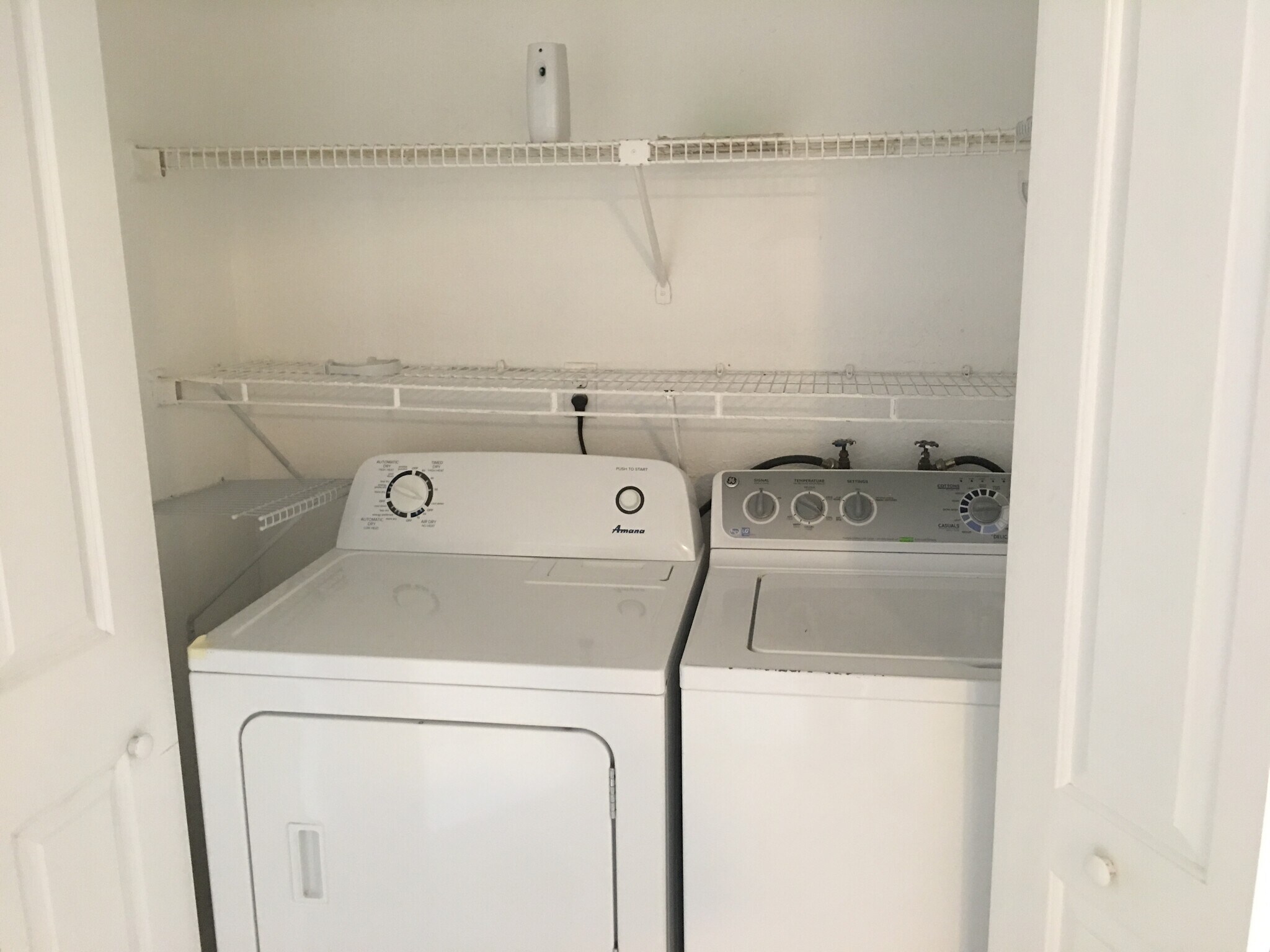 Building Photo - 8215 Lake Dr